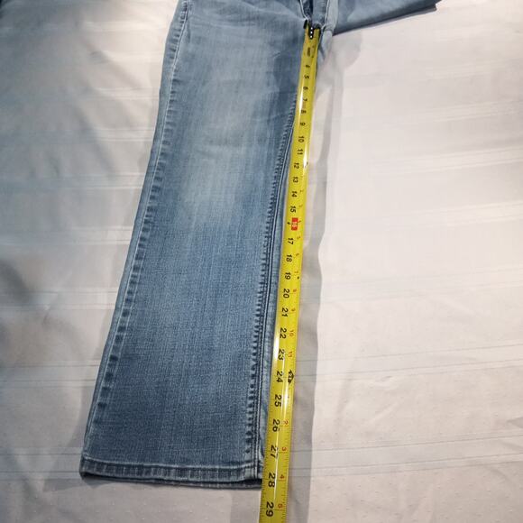 Levi’s Women’s 525 Perfect Waist Straight Jeans Size 8 Light Wash Denim - Picture 3 of 8